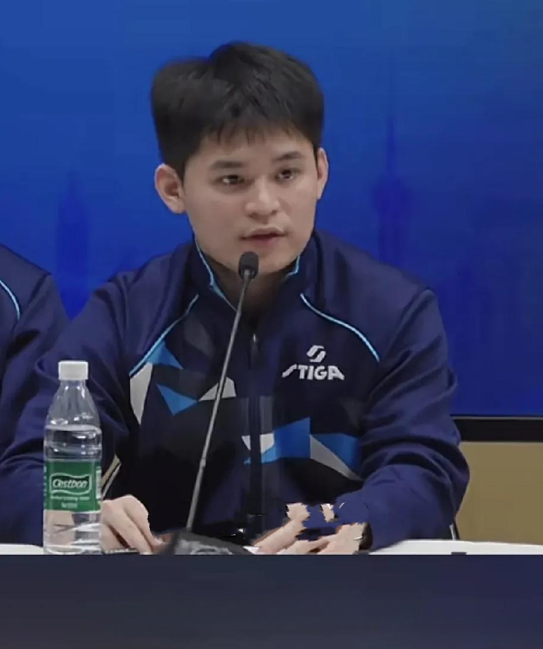 JackeyLove在老鹰比赛中重要助攻,比赛局势复杂引发热议! JackeyLove在老鹰比赛中重要助攻,比赛局势复杂引发热议!